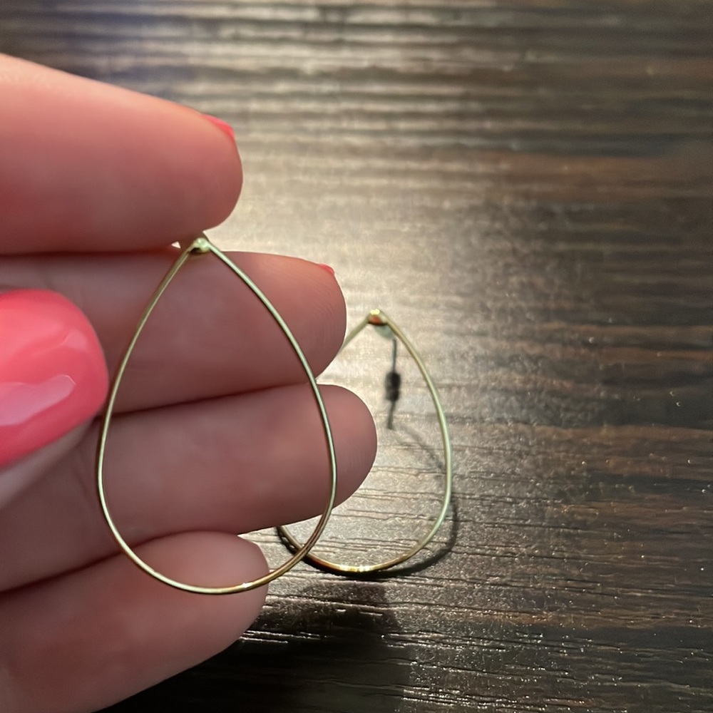 Gold teardrop earrings - Picture 4 of 5